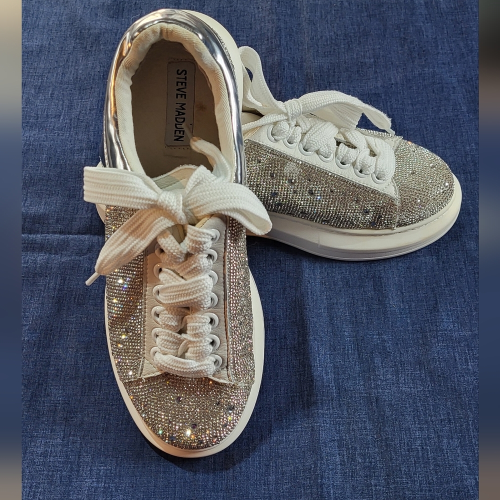 Elegant Silver Women's Sneakers - Picture 2 of 10